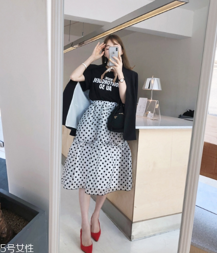 西裝配什么裙子好看？讓你美到挪不開眼