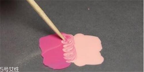 可撕指甲油哪個(gè)牌子好？女神都愛的六款健康指甲油