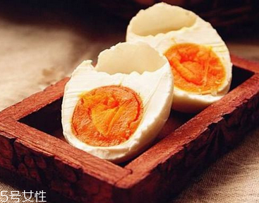 咸鴨蛋是腌制食品嗎？做法是腌制