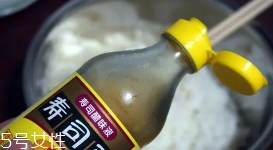 蟹籽壽司是真蟹籽嗎？認真你就輸了