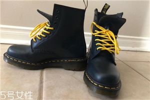 dr.martens 1460多少錢？馬丁靴最經典的款式