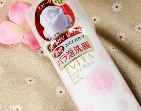 潔面泡沫能卸妝嗎？