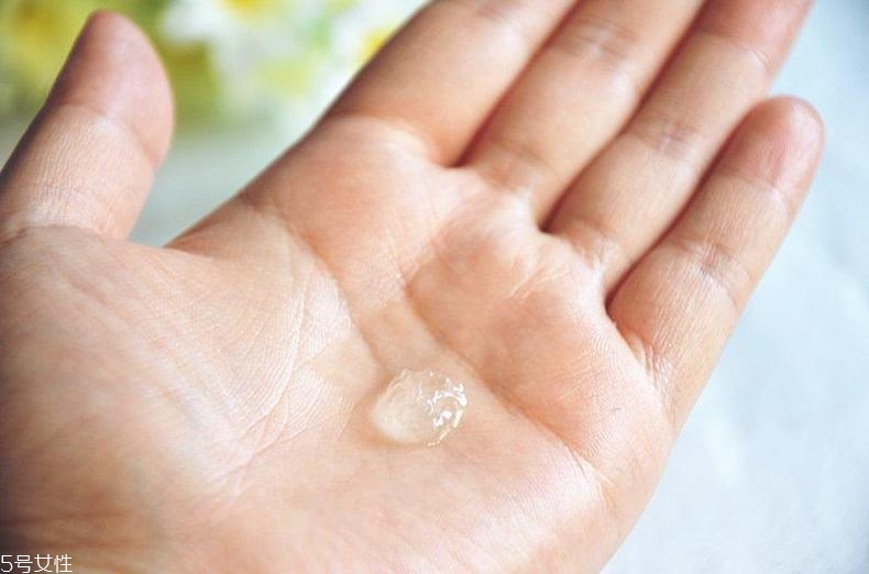 沒有卸妝油拿什么卸妝？含油物品能卸妝