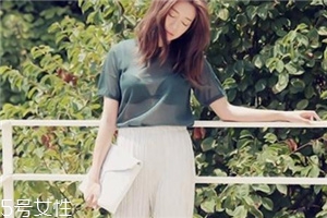 白褲子怎么搭配衣服好看？跟著明星學(xué)穿搭