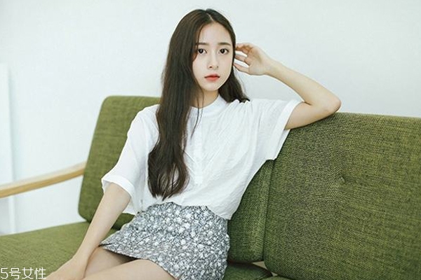 夏天穿衣怎么顯高顯瘦？?jī)商籽b備美美出門撩漢