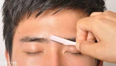 男生怎么化妝顯臉?。窟@4個地方化好秒帥