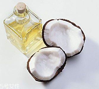 椰子油是酸性還是堿性？屬于弱酸性