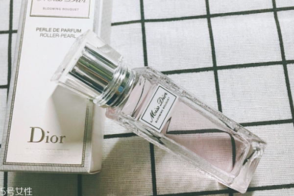 迪奧滾珠香水怎么使用？dior滾珠香水用法