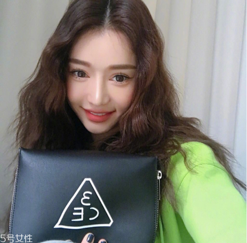 2022年最流行什么發(fā)型女 好看又顯氣質