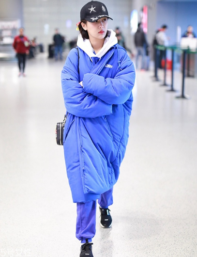 棒球帽怎么搭配衣服？素顏也能hold住
