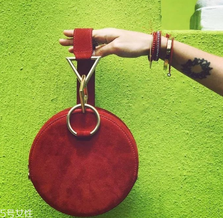 tara zadeh是什么牌子？背出與眾不同的風(fēng)采