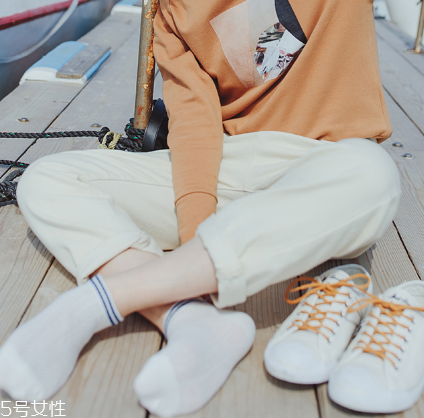 襪子能和衣服一起洗嗎？襪子最好單獨(dú)洗