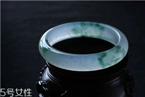 玉手鐲可以戴著睡覺(jué)嗎？玉手鐲有助于睡眠