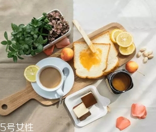 沃森麥盧卡蜂蜜怎么吃？watsonson麥盧卡蜂蜜這樣服用