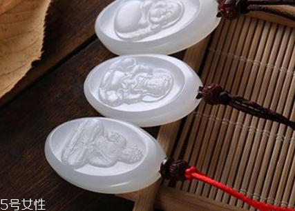 本命佛能戴著睡覺嗎？本命佛戴著睡覺好處多