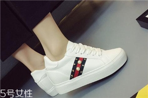 小白鞋可以用漂白水洗嗎？不要長期用漂白水洗小白鞋