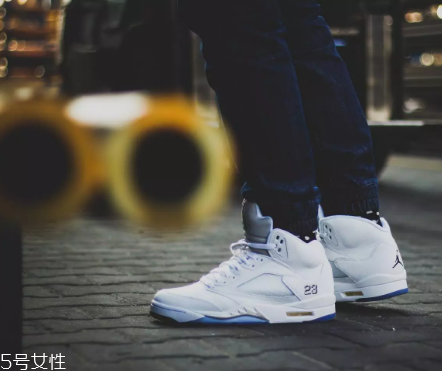 小白鞋洗了變黃怎么辦？小白鞋越洗越黃補(bǔ)救方法