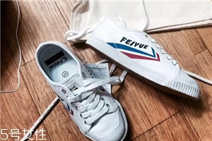 小白鞋買小了怎么辦？小白鞋太小這樣做