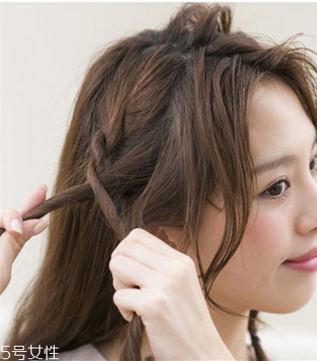怎么盤(pán)發(fā)好看有氣質(zhì) 女生顯氣質(zhì)發(fā)型推薦
