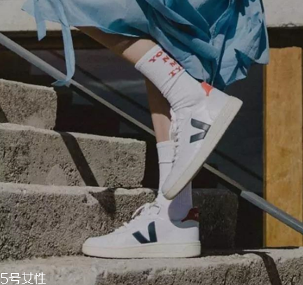 小白鞋清潔劑怎么打開？小白鞋清潔劑打開方法