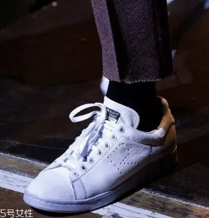小白鞋曬黃了怎么辦？小白鞋曬黃了這樣恢復