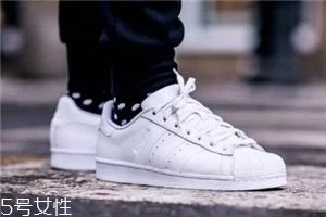 小白鞋曬黃了怎么辦？小白鞋曬黃了這樣恢復