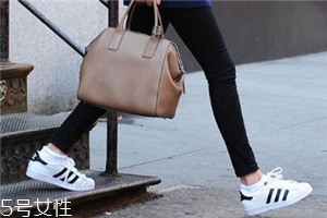 小白鞋怎么存放不發(fā)黃？小白鞋的存放方法