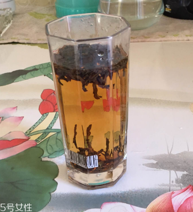 紅茶會影響睡眠嗎？喝紅茶會睡不著嗎？