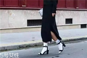 襪子怎么搭配時尚？襪子外露搭配圖片