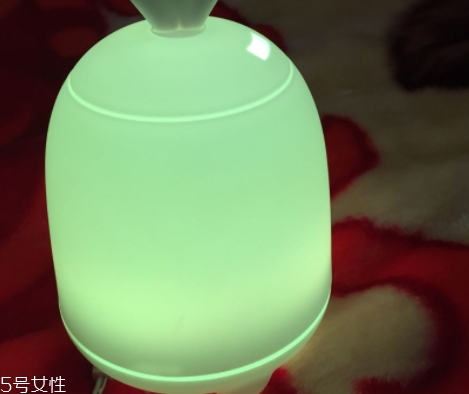 香薰機(jī)可以加香水嗎？香薰機(jī)香水可以代替精油嗎