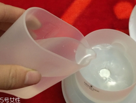 香薰機(jī)可以加香水嗎？香薰機(jī)香水可以代替精油嗎
