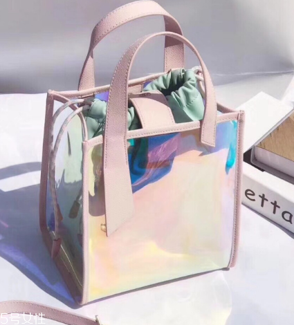小ck鐳射包多少錢？charles keith鐳射包價(jià)格