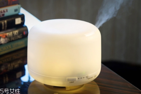 香薰燈怎么用？精油香薰燈使用注意事項(xiàng)