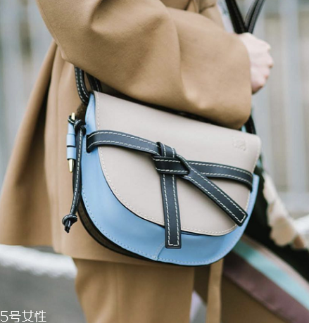 loewe gate bag多少錢(qián)？羅意威18新款馬鞍包價(jià)格
