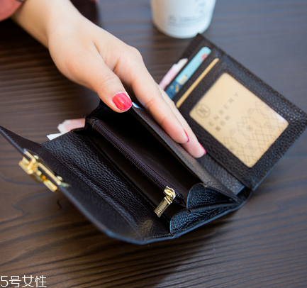 錢(qián)包可以扔嗎？扔錢(qián)包的講究