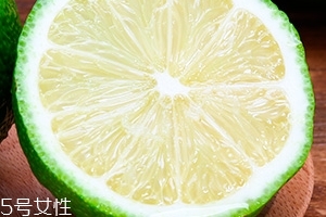 青檸檬可以泡蜂蜜嗎？青檸檬泡蜂蜜味道好嗎？