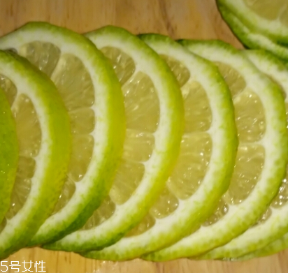 青檸檬可以敷臉嗎？青檸檬敷臉能美白嗎？