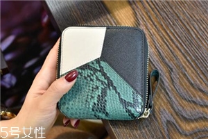錢包長(zhǎng)毛了怎么清洗？錢包長(zhǎng)毛清洗方法