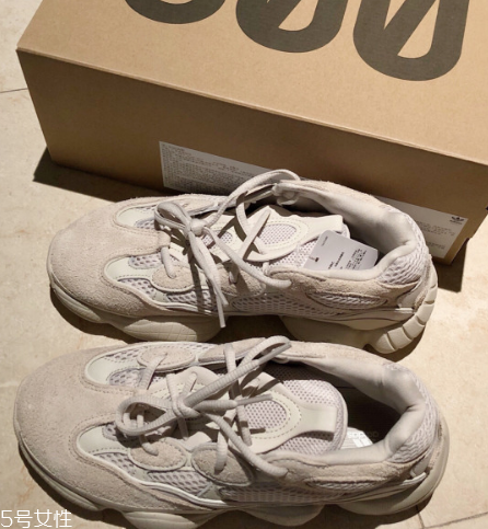 yeezy 500偏碼嗎？yeezy 500鞋碼標(biāo)準(zhǔn)嗎