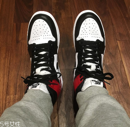 aj 1黑腳趾有女款嗎？aj 1黑腳趾有女生碼數(shù)嗎