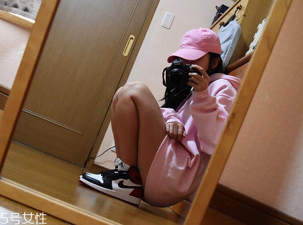 aj 1黑腳趾有女款嗎？aj 1黑腳趾有女生碼數(shù)嗎