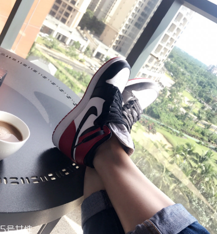aj 1黑腳趾多少錢？aj 1黑腳趾市場價格