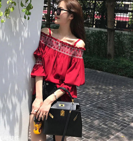 肩膀不好看穿什么衣服？適合肩型不好的穿搭推薦