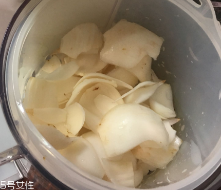 新鮮百合可以燉雞嗎？新鮮百合燉雞好吃嗎？