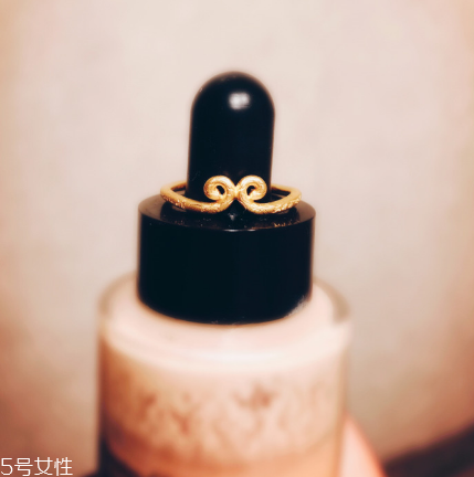 緊箍咒戒指怎么帶方向？緊箍咒戒指正反正確戴法