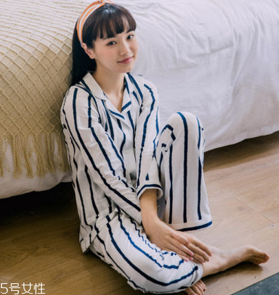 睡衣上的奶漬怎么去除？睡衣上有奶漬怎么洗