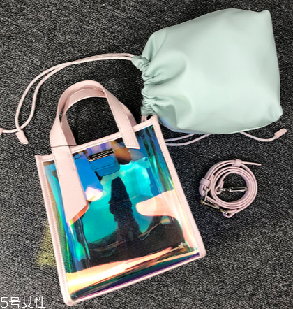 小ck鐳射包有幾種顏色？charles keith鐳射包顏色介紹