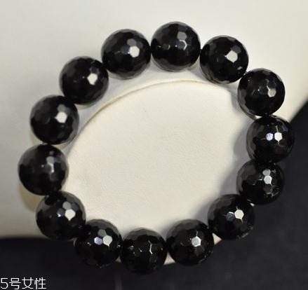 黑瑪瑙手串戴哪只手？黑瑪瑙手串佩戴忌諱