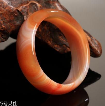瑪瑙手鐲一般多少錢？瑪瑙手鐲市場行情