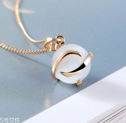 項鏈是黃金還是鉑金好？項鏈買黃金還是鉑金